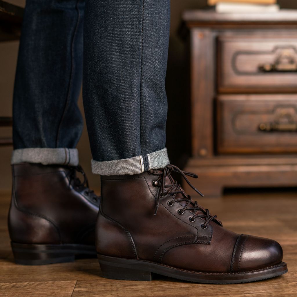 Heritage Captain | Mustang 
